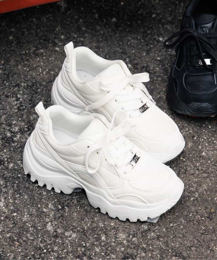 厚底スニーカー