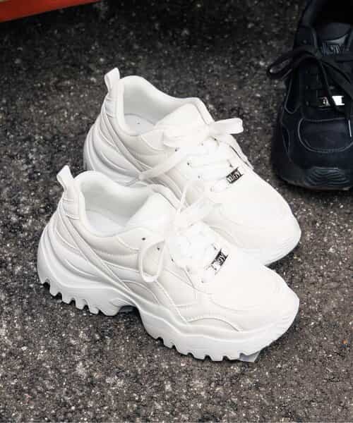 厚底スニーカー