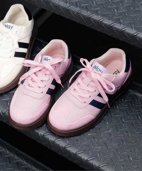 ラインスニーカー