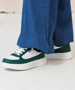 軽量コートスニーカー