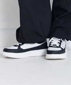 軽量コートスニーカー