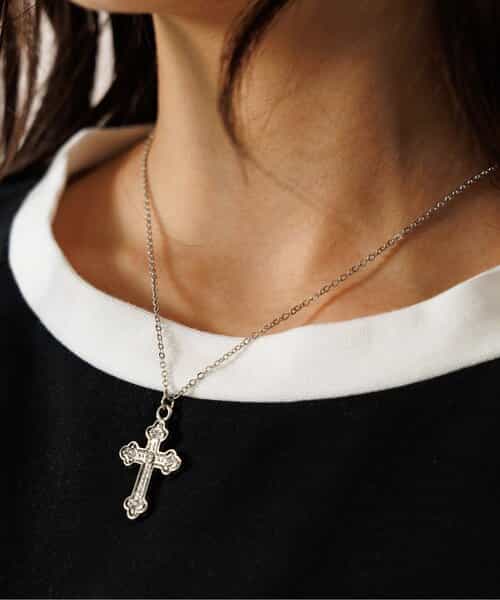 クロスモチーフネックレス