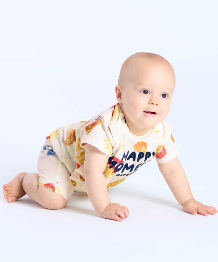 楽しいテーマパーク柄ロンパス