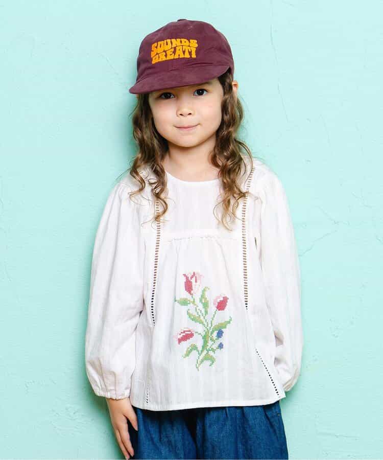 チューリップ刺繍ノーカラーブラウス