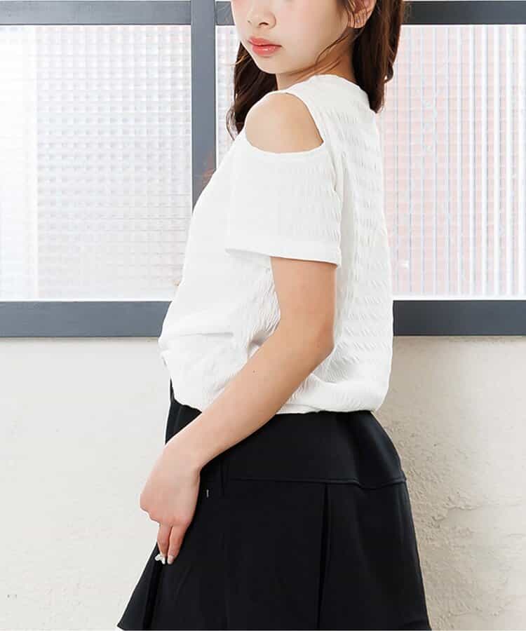 【puchily プチプラライン】シャーリング肩あきT