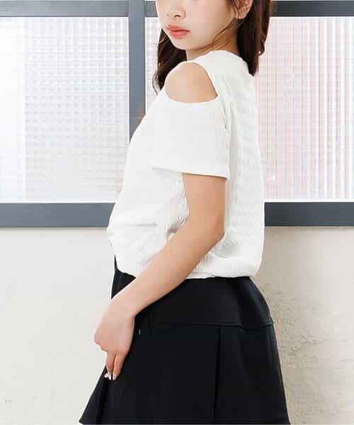 【puchily プチプラライン】シャーリング肩あきT