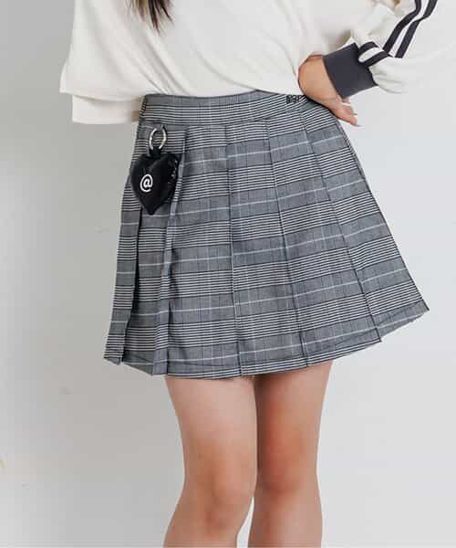 チャーム付きプリーツスカパン