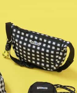 one by more ハーフムーンショルダーバック