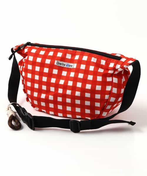 one by more ハーフムーンショルダーバック