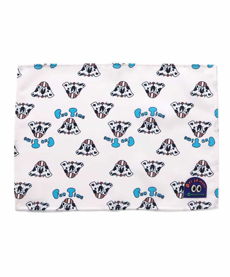 one by more　ランチョンマット