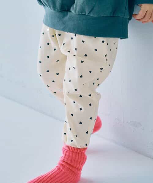 ヘビロテしたくなる総柄ストレッチタックパンツ