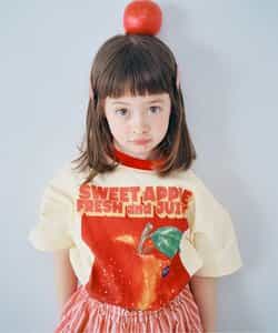 元気いっぱいひまわりとリンゴのグラフィックTシャツ