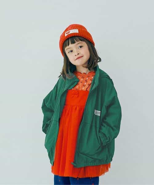 フードがしまえるマウンテンジャケット