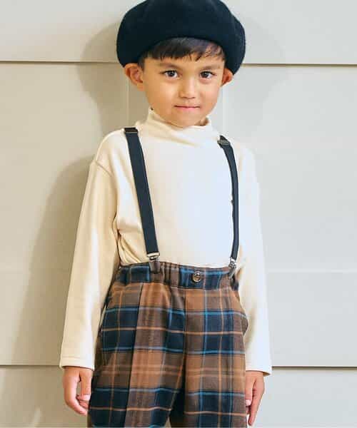 モックネックトップス