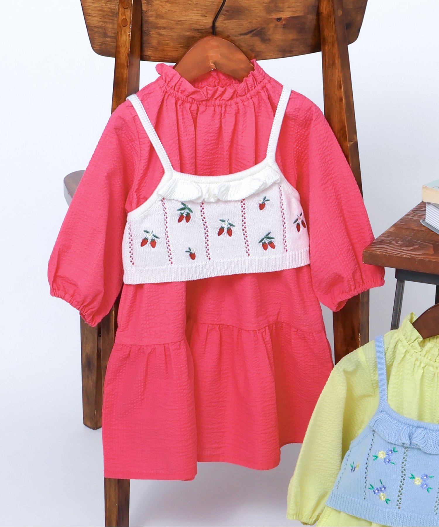 ☆SALE☆「ハローキティ」セーラーワンピース（V517975）|apres les